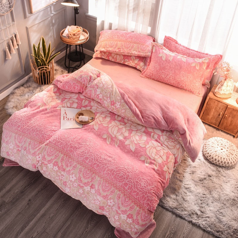 Stylish Printed Bedding Set | Comfortable & Modern Bedroom Décor